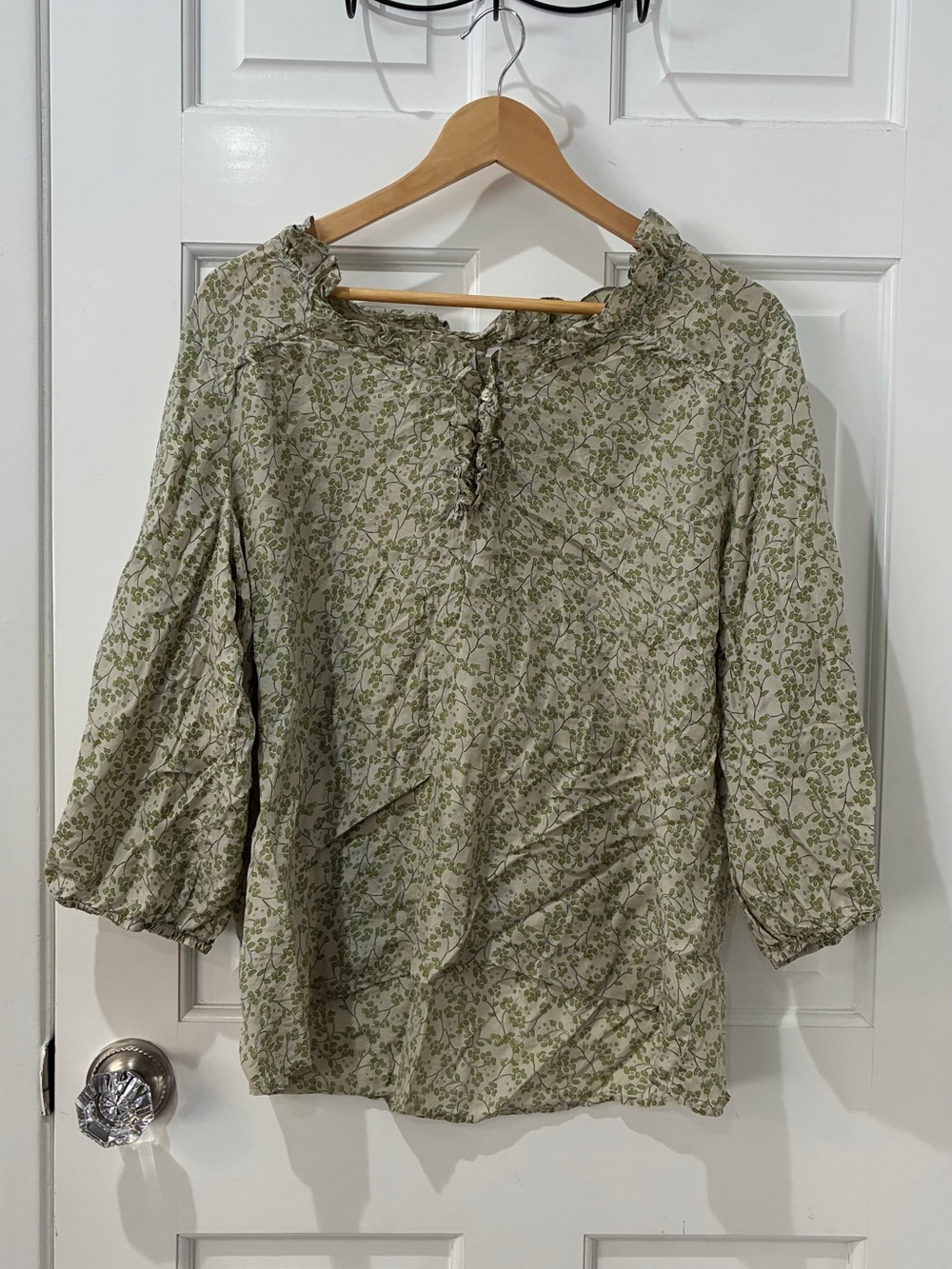 Old Navy olive sage floral ruffle blouse, XL